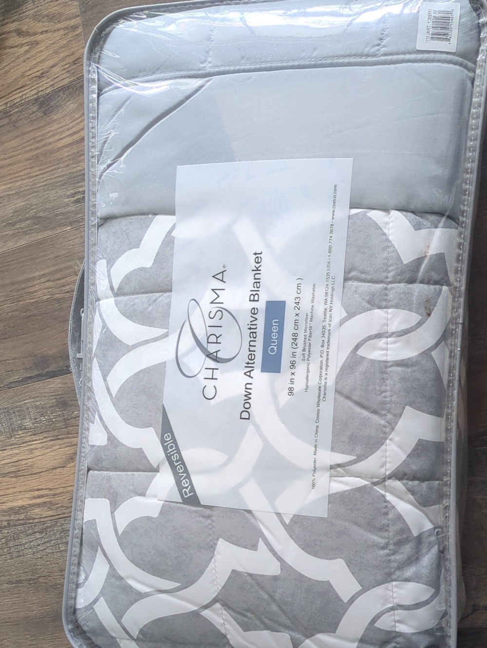 Charisma Reversible Queen Blanket in Gray and White